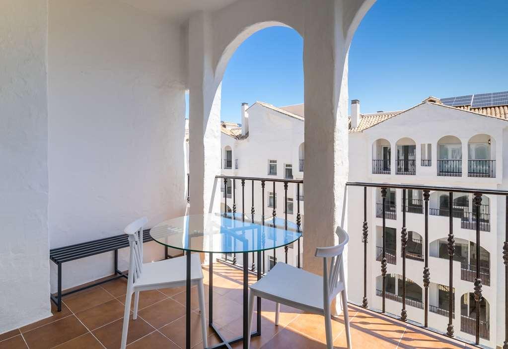 Отель Occidental Puerto Banus Сан-Педро-де-Алькантара Экстерьер фото